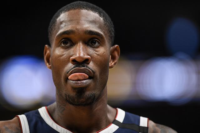 降维打击！克拉克森单节狂砍24分打懵中国男篮